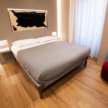 Hotel Lucrino 45 By Ale à Rome Extérieur photo