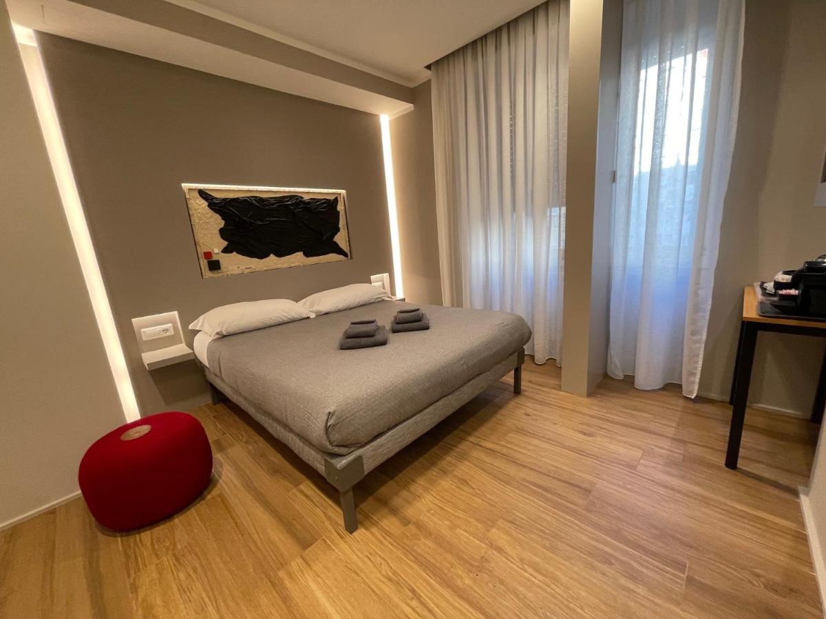 Hotel Lucrino 45 By Ale à Rome Extérieur photo