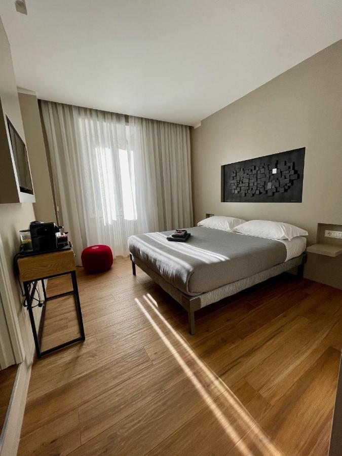 Hotel Lucrino 45 By Ale à Rome Extérieur photo