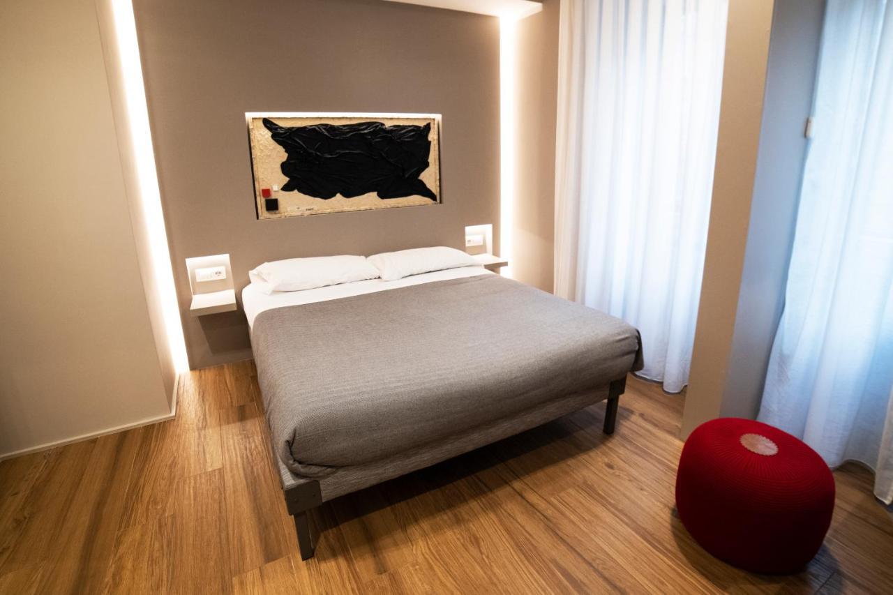 Hotel Lucrino 45 By Ale à Rome Extérieur photo
