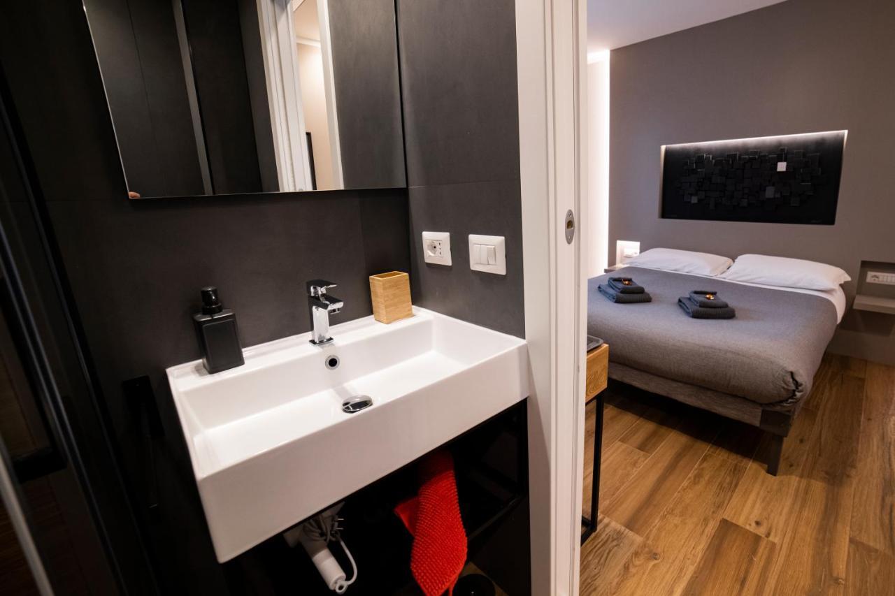 Hotel Lucrino 45 By Ale à Rome Extérieur photo